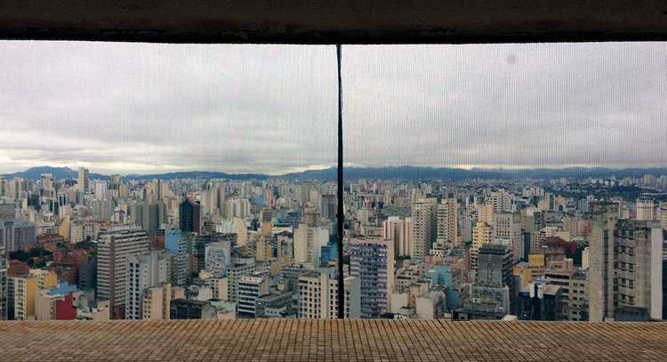 Article about course: "Framing a Worldview: Students Explore Globalization at São Paulo Bienal"